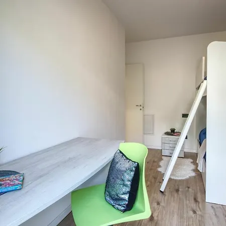 Apartament Yellow View By Halldis Gera Lario