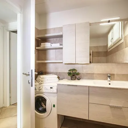 Apartamento Yellow View By Halldis Gera Lario