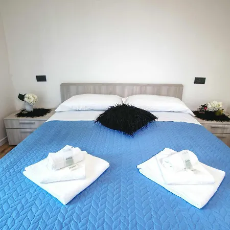 Daire Yellow View By Halldis *