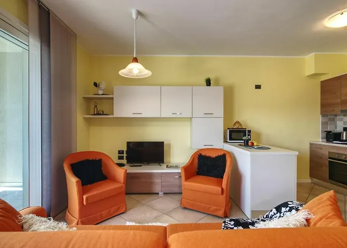 Lägenhet Yellow View By Halldis Gera Lario
