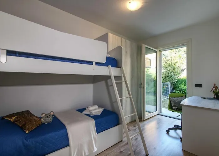 Yellow View By Halldis Lägenhet