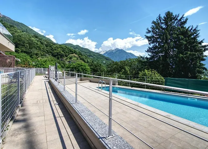 Yellow View By Halldis Lägenhet Gera Lario